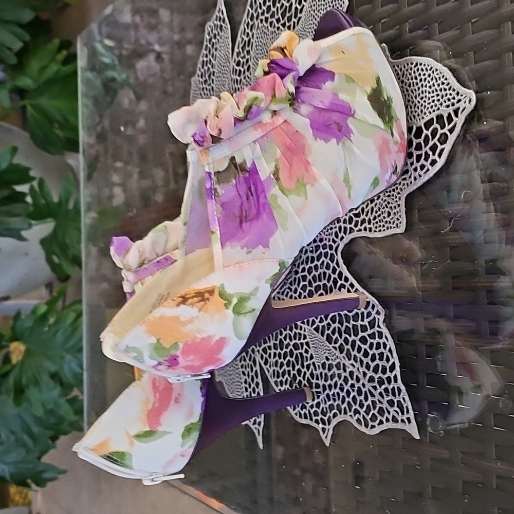 LAVENDER FLORAL FABRIC UPPER HEELS - Picture 3 of 6